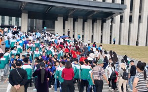 Thanh thiếu niên háo hức tìm hiểu lịch sử Quân đội Nhân dân Việt Nam