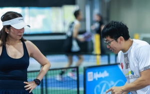 Ai cũng có thể làm thầy pickleball, kỹ thuật chưa chuẩn vẫn đứng lớp