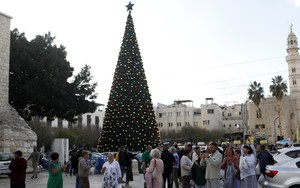 Bethlehem tưng bừng đón Giáng sinh trọn vẹn đầu tiên kể từ khi xung đột Gaza bùng phát