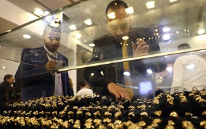 Giá vàng tiếp tục lập đỉnh mới