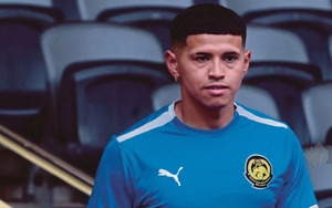 Cầu thủ nhập tịch Malaysia vẫn thi đấu dù bị FIFA treo giò, ‘nhân vật chính’ chưa lên tiếng