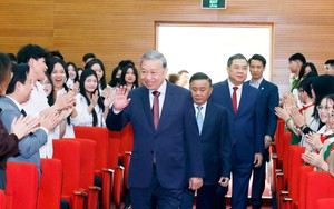 Tổng Bí thư dự khai mạc triển lãm "Đảng Cộng sản Việt Nam: Từ Đại hội đến Đại hội"