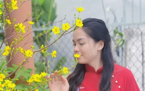 Ngôi sao chuyền 2 bóng chuyền Việt Nam kết hôn ở tuổi 24 sau khi vô địch, được dàn tuyển thủ tới chúc mừng