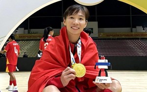 Tiền vệ Thùy Trang chính thức lên tiếng sau lễ trao giải Quả bóng Vàng Việt Nam, có hành động đầy ý nghĩa