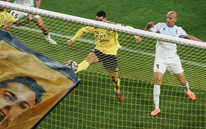 Ronaldo lập cú đúp để tiến sát mốc 1000 bàn, được ca ngợi là chân sút vĩ đại nhất lịch sử