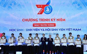 Tuyên dương học sinh, sinh viên tiêu biểu nhân kỷ niệm 76 năm Ngày truyền thống Hội Sinh viên Việt Nam