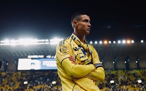Ghi 40 bàn mỗi năm suốt 18 năm, Ronaldo vẫn chưa vượt kỷ lục của huyền thoại Singapore