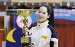 Nhan sắc phụ công bóng chuyền xinh đẹp sẽ cầm cờ cho Đoàn Thể thao Việt Nam tại SEA Games 2025