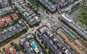 Thích ứng thiên tai "vượt quy luật" - Bài 3: Ngập úng đô thị: Hạ tầng "đuối sức"