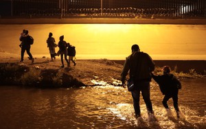 Mỹ tạm dừng toàn bộ hồ sơ xin nhập cư của công dân 19 quốc gia