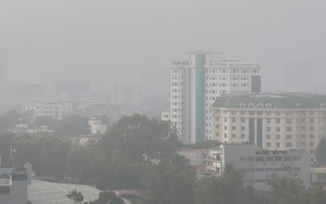 Thủ đô Hà Nội tiếp tục chìm trong bụi mịn và sương mù