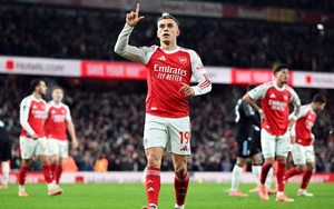 Arsenal đánh bại Aston Villa trong trận cầu có năm bàn thắng để củng cố ngôi đầu 