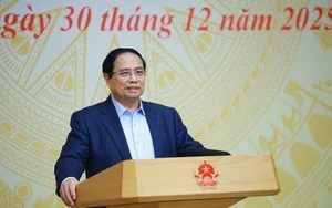 Thủ tướng chủ trì Hội nghị sơ kết triển khai xây dựng nhà cho nhân dân bị thiệt hại do bão lũ tại miền Trung