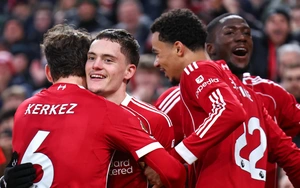 Liverpool cần mua thêm tiền vệ