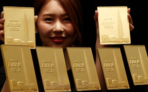 Giá vàng châu Á phục hồi sau đợt bán tháo mạnh