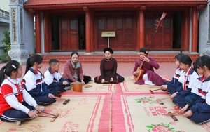 Ca trù Đông Môn: Mạch nguồn sâu lắng được trao truyền qua các thế hệ