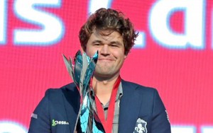 'Vua cờ' Magnus Carlsen vô địch cờ chớp thế giới 2025, thiết lập kỉ lục vĩ đại nhất lịch sử cờ vua