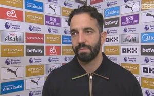 Ruben Amorim giải thích cho quyết định gây tranh cãi ở trận hòa Wolves