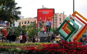 Chào năm mới 2026: Không khí rộn ràng ngập tràn Thành phố Hồ Chí Minh​