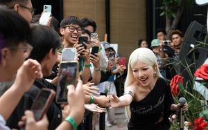 Phùng Khánh Linh: Từ cú hích "triệu lượt stream" đến tour diễn quảng bá "Giữa một vạn tour"