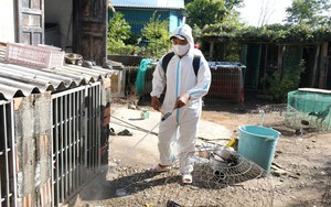 Khẩn trương phun hóa chất khử khuẩn, tiêu diệt mầm bệnh sau mưa lũ