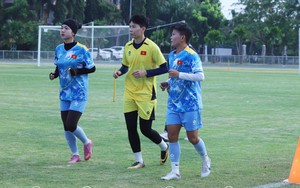 Gạt đi nỗi buồn, đội tuyển nữ Việt Nam xốc tinh thần quyết đấu Myanmar