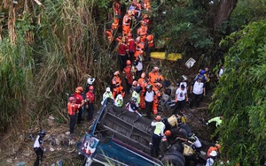 Ít nhất 51 người tại Guatemala thiệt mạng do xe buýt lao xuống vực