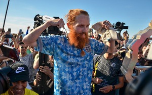 Runner có biệt danh 'Gã cứng đầu' chuẩn bị chạy dọc New Zealand sau khi chạy bộ hết chiều dài châu Phi