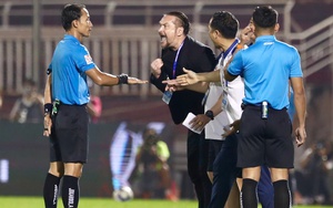 Thông tin chính thức về tình huống HLV Popov nhận thẻ đỏ trận TPHCM - Đông Á Thanh Hóa