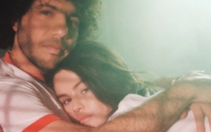 Selena Gomez và hôn phu phát hành album chung