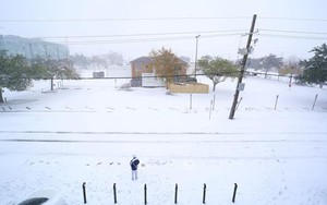 Phần lớn nước Mỹ tiếp tục chìm trong giá rét