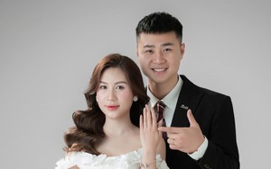 Thủ môn từng giành 2 HCV SEA Games bất ngờ thông báo kết hôn, bà xã là giáo viên có nhan sắc gây chú ý