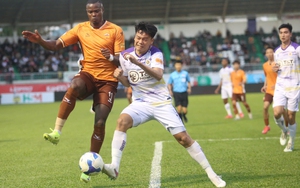 HLV HAGL thú nhận thua Hà Nội FC vì thủ kém