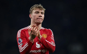 Hậu vệ bị MU ruồng bỏ cũng có chỉ số tấn công tốt hơn Hojlund