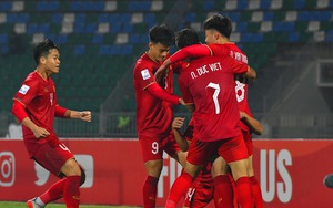 Đội Việt Nam đánh bại đương kim á quân châu Á ở phút 90, dẫn đầu bảng đấu của giải châu lục