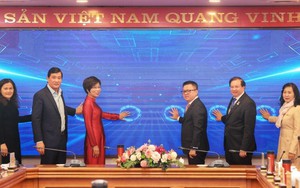 Giải thưởng "Công nghệ từ trái tim - Technology with heart": "Ghi sử" bằng hình ảnh về sự phát triển công nghệ nước nhà