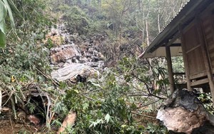 Sạt lở đá vào nhà dân ở xã Ban Công, huyện Bá Thước (Thanh Hóa)