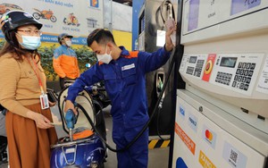 Giá xăng dầu đồng loạt giảm nhẹ từ 15h chiều nay 27/2