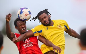 Thủ môn hay nhất AFF Cup giúp Hải Phòng đánh bại Quảng Nam trong thế 10 người