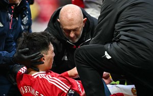 Lisandro Martinez dính chấn thương nặng, MU nghĩ tới giải pháp là tân binh tuổi teen