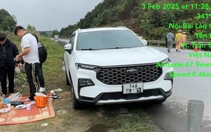 Bị phạt 13 triệu đồng vì dừng xe trải chiếu ngồi ăn cơm trên cao tốc Nội Bài - Lào Cai
