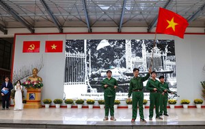 Trang trọng, ý nghĩa buổi sinh hoạt “Dưới lá cờ vẻ vang của Đảng”