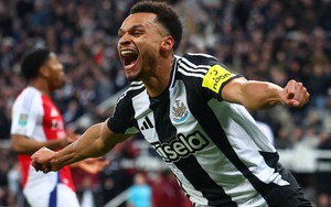 Newcastle thắng đậm Arsenal để vào chung kết cúp Liên đoàn Anh 
