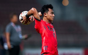 Sao Indonesia có pha ném biên kiến tạo đầu tiên ở Thái Lan, giúp đội nhà thoát khỏi thất bại