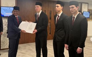 Chiến dịch nhập tịch của Indonesia vẫn chưa dừng lại, thêm 2 ngôi sao nữa chính thức tuyên thệ