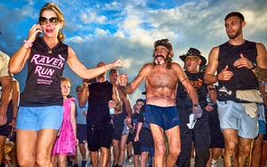 Runner Mỹ chạy không ngừng nghỉ trong suốt 50 năm