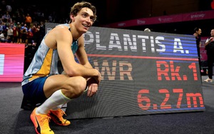 'Người bay' Armand Duplantis lập kỷ lục thế giới lần thứ 11 sau khi ra mắt ca khúc đầu tiên