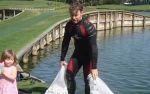 Mò bóng sân golf, kiếm bạc tỷ