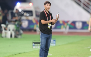 Tầm nhìn xa của HLV Kim Sang Sik