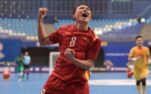 Chân sút từng 2 lần tham dự World Cup được triệu tập lên tuyển Việt Nam